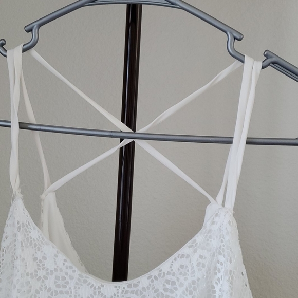 White dress - Picture 3 of 3